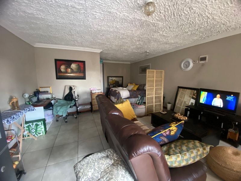 Commercial Property in Silverton - Photo 3