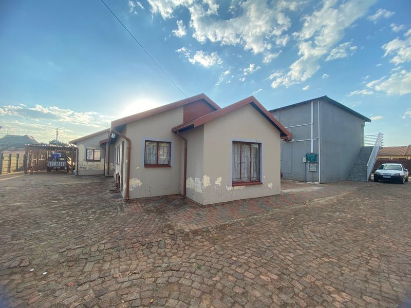 Commercial Property in Silverton - Photo 8