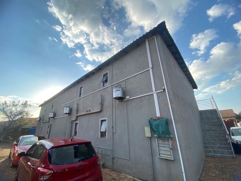 Commercial Property in Silverton - Photo 7