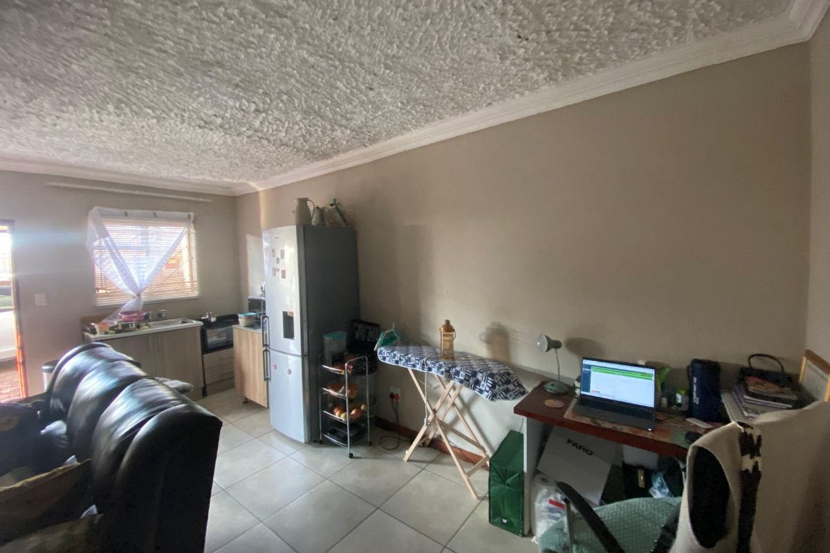 Commercial Property in Silverton - Photo 4