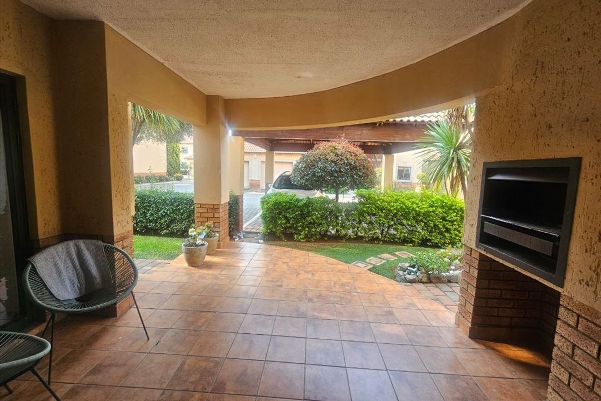 Cozy and Functional Home - Photo 3