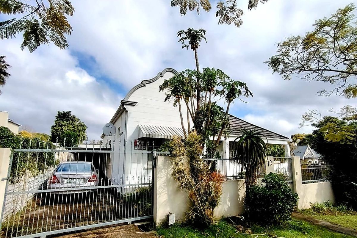 8 Bedroom House for Sale in Fort Hill - Photo 2