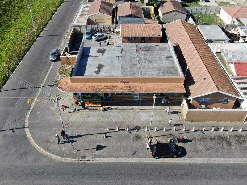 Investor's Dream! This property is perfect for an Investor looking for immediate returns  - Photo 9