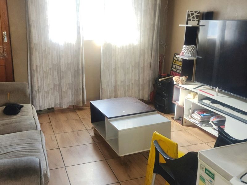 Investor's Dream! This property is perfect for an Investor looking for immediate returns  - Photo 7