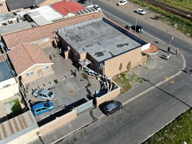 Investor's Dream! This property is perfect for an Investor looking for immediate returns  - Photo 6