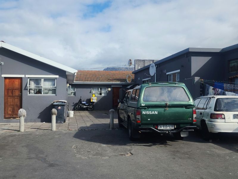 Investor's Dream! This property is perfect for an Investor looking for immediate returns  - Photo 2