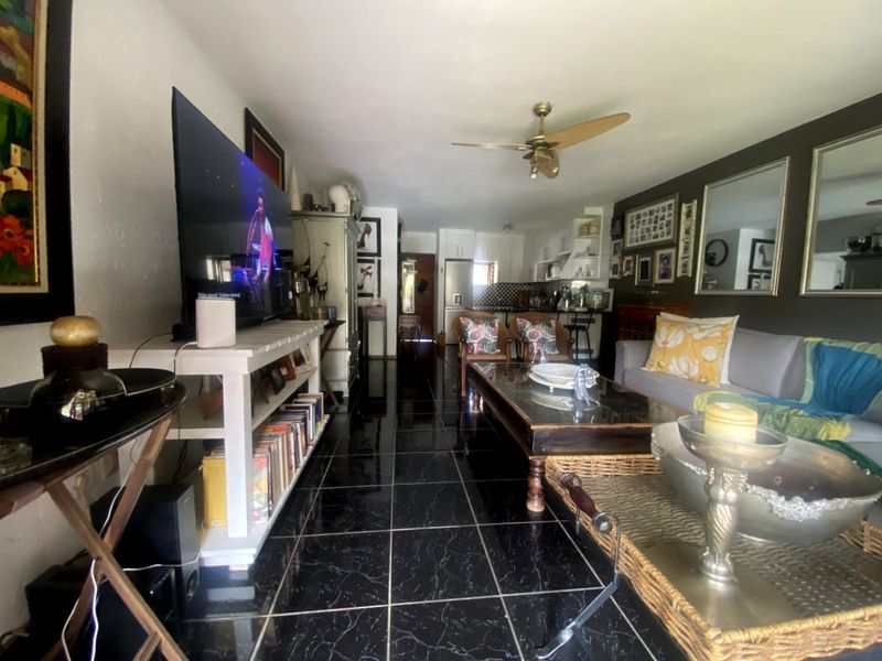 New Market Alberton Modern, Spacious and Sunny 2 bed 1 bath garden unit at a give away prcie. - Photo 4