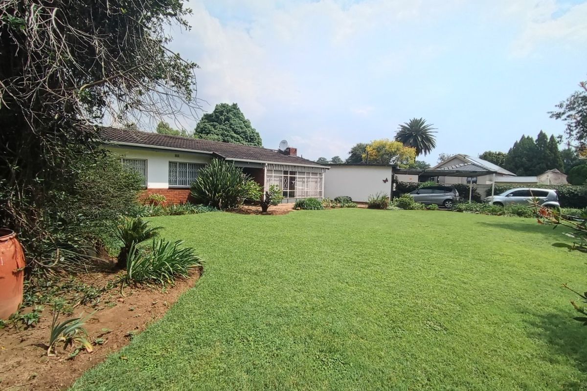 UNDER OFFER  3 Bedroom House in Bonaero Park, Deceased Estate, Priced to sell. - Photo 3