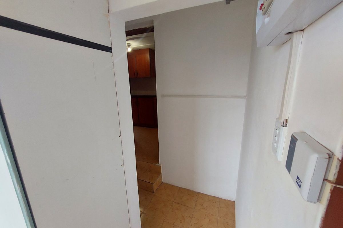 Basement for rent in Silverglen - Photo 4