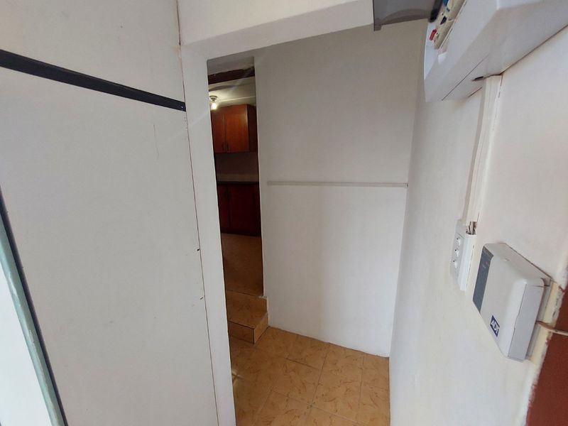 Basement for rent in Silverglen - Photo 4