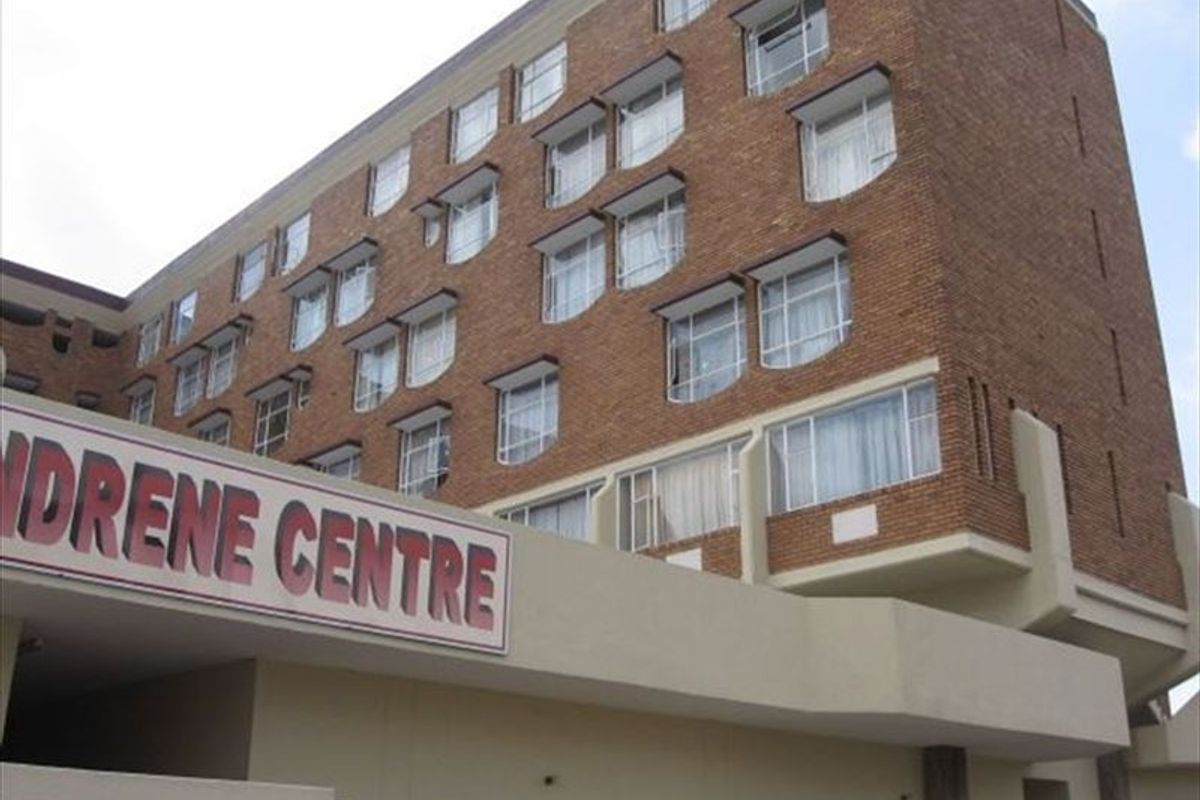 Neat Bachelor’s Flat in a Spacious, Quiet Area - Photo 4