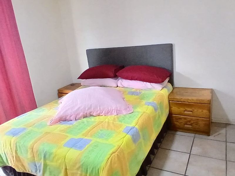 Three spacious bedrooms for sale - Photo 4