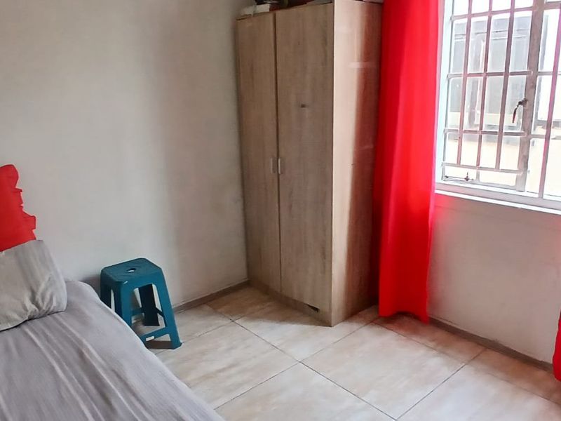 Three spacious bedrooms for sale - Photo 10