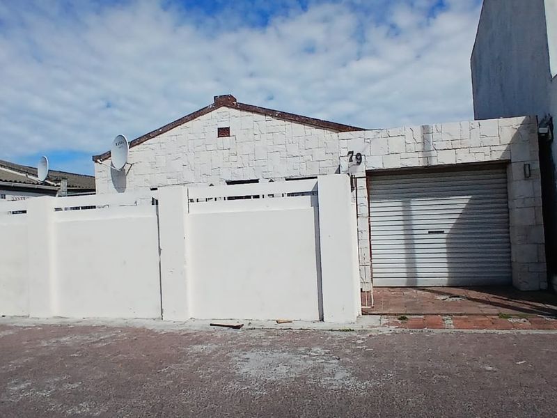 Three spacious bedrooms for sale - Photo 2