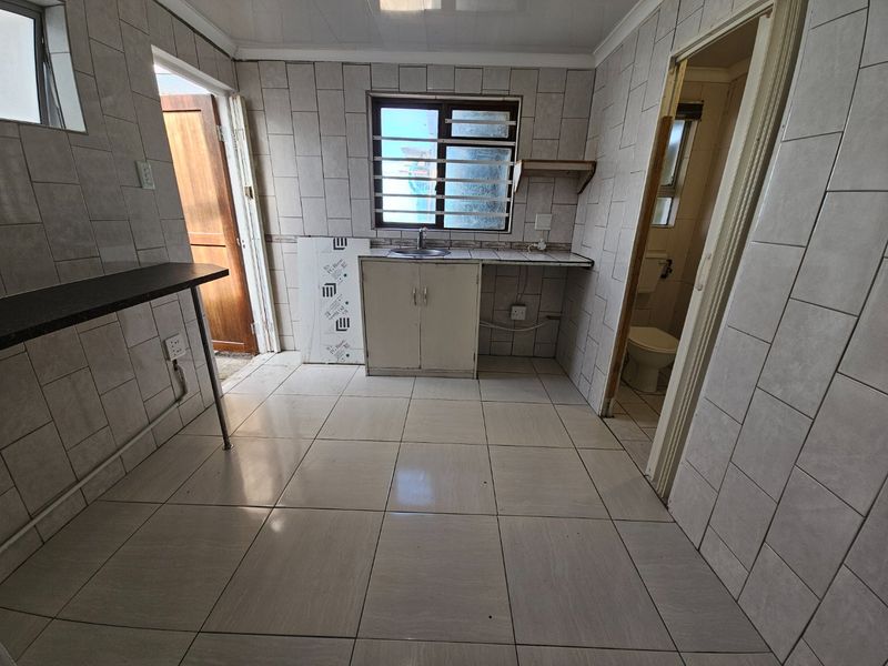 One bedroom separate entrance - Photo 10