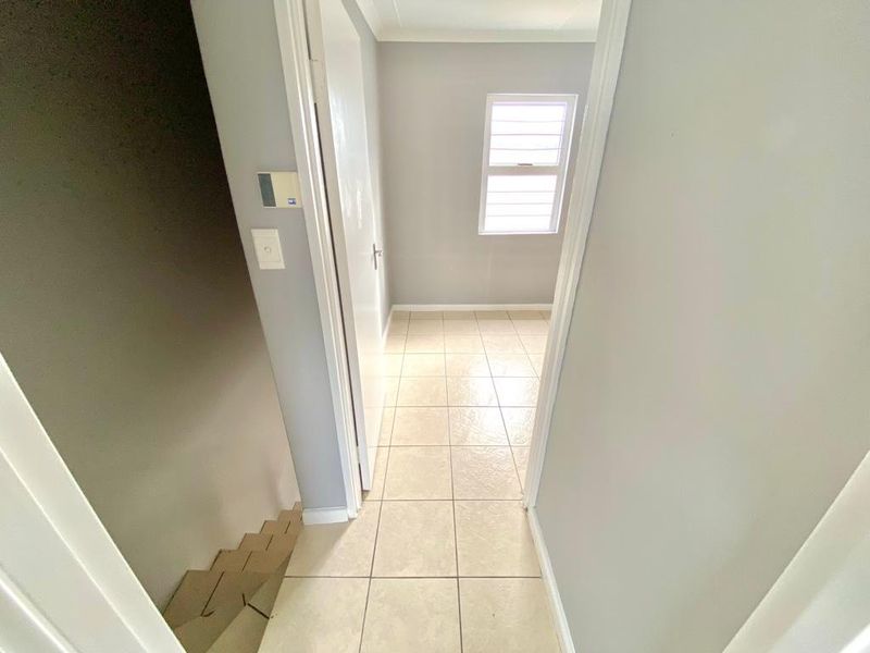 Neatly freshly maintained  two bedroom maisonette - Photo 10