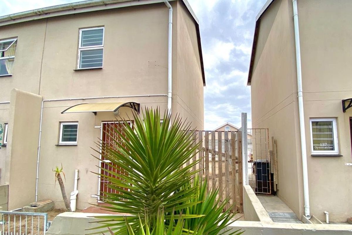 Neatly freshly maintained  two bedroom maisonette - Photo 2