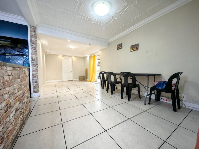 4 Bedroom Entertainers Dream in Prime Location! - Photo 5