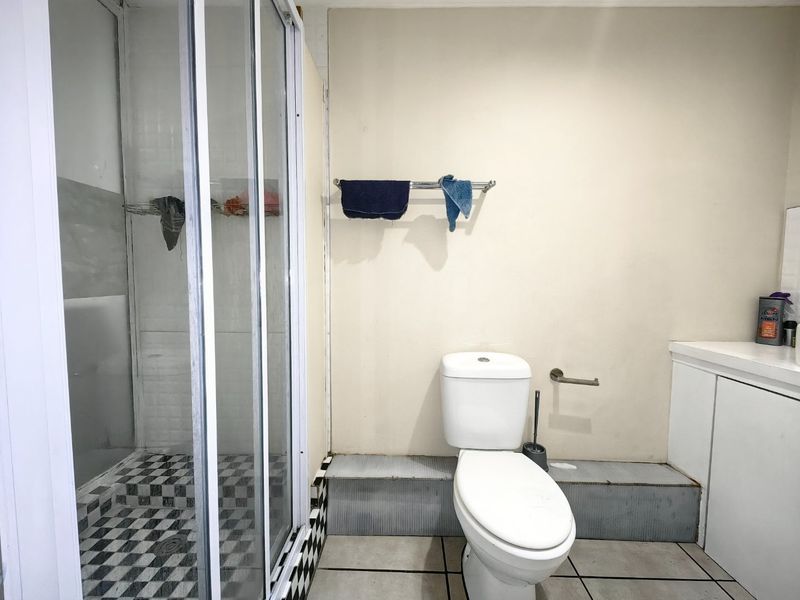 4 Bedroom Entertainers Dream in Prime Location! - Photo 9