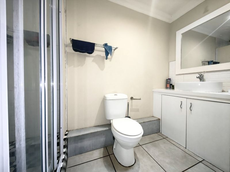 4 Bedroom Entertainers Dream in Prime Location! - Photo 8