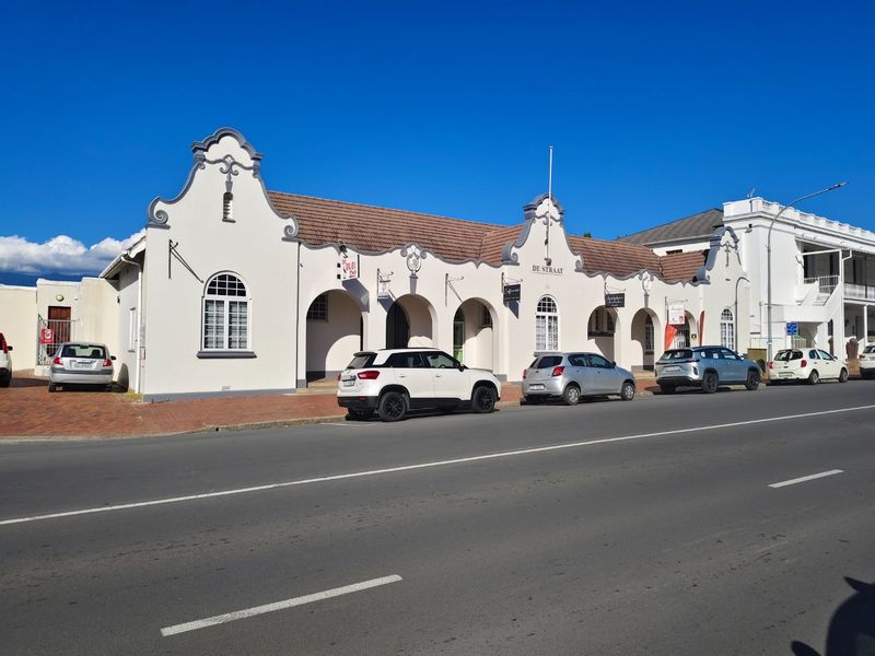 Unveil Paarl's hidden gem in the main road of the Hoog-en-Droog suburb  - Photo 3