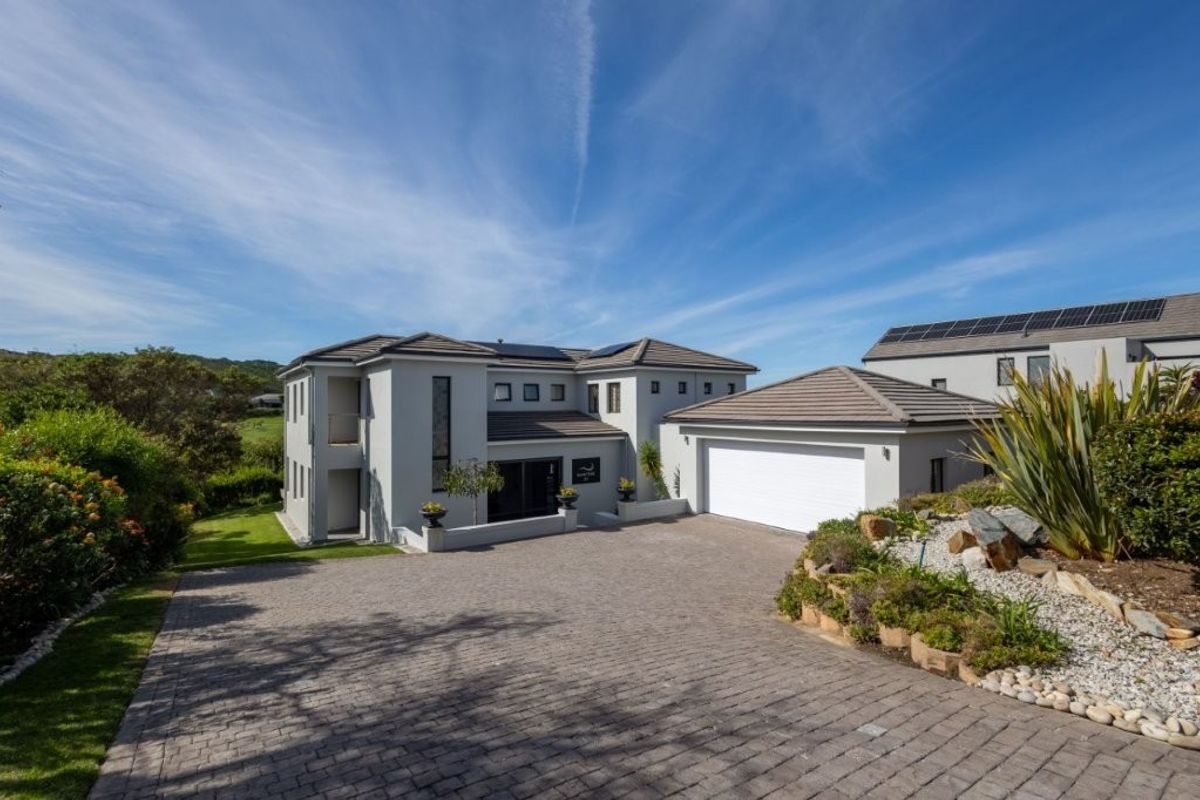 Proudly Picture Perfect - Photo 3