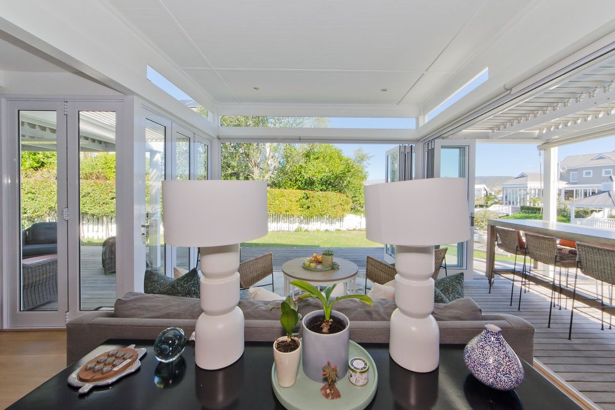 Waterfront Home on Thesen Islands - Photo 2