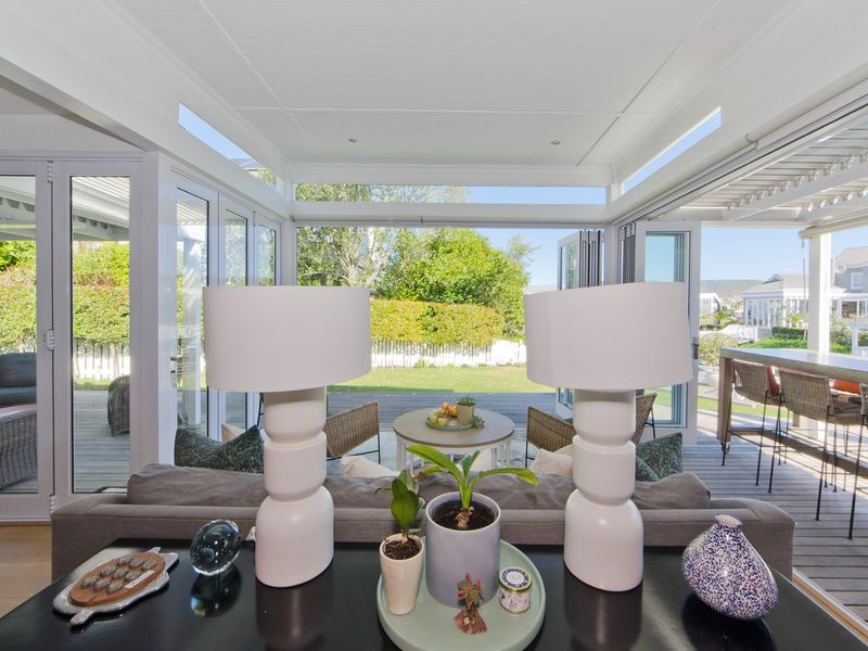 Waterfront Home on Thesen Islands - Photo 2