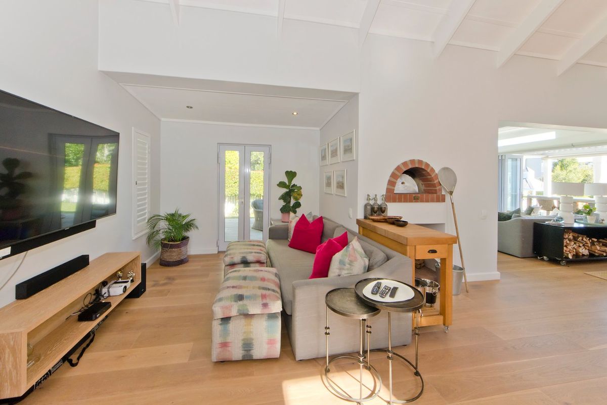 Waterfront Home on Thesen Islands - Photo 5