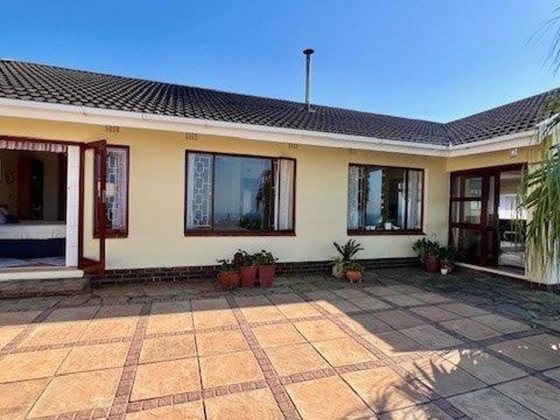 Unmatched Coastal Elegance with Endless Sea Views  - Photo 7