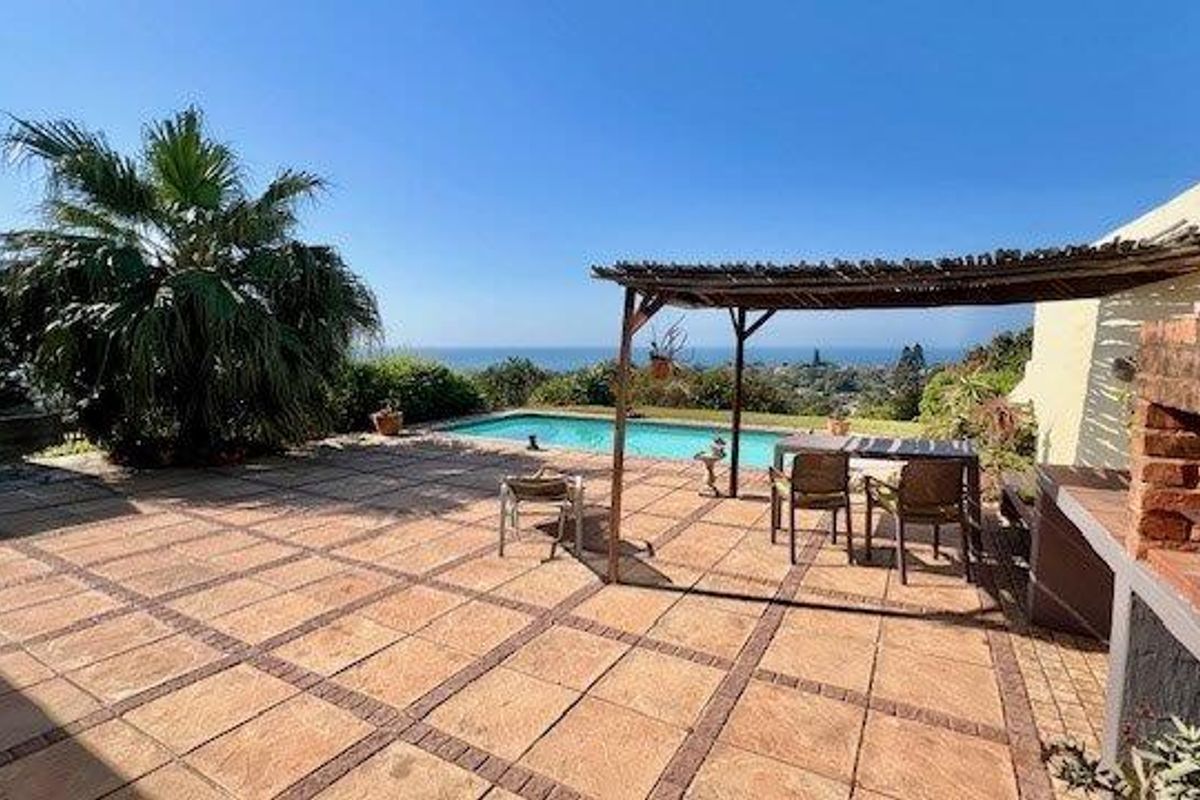 Unmatched Coastal Elegance with Endless Sea Views  - Photo 4