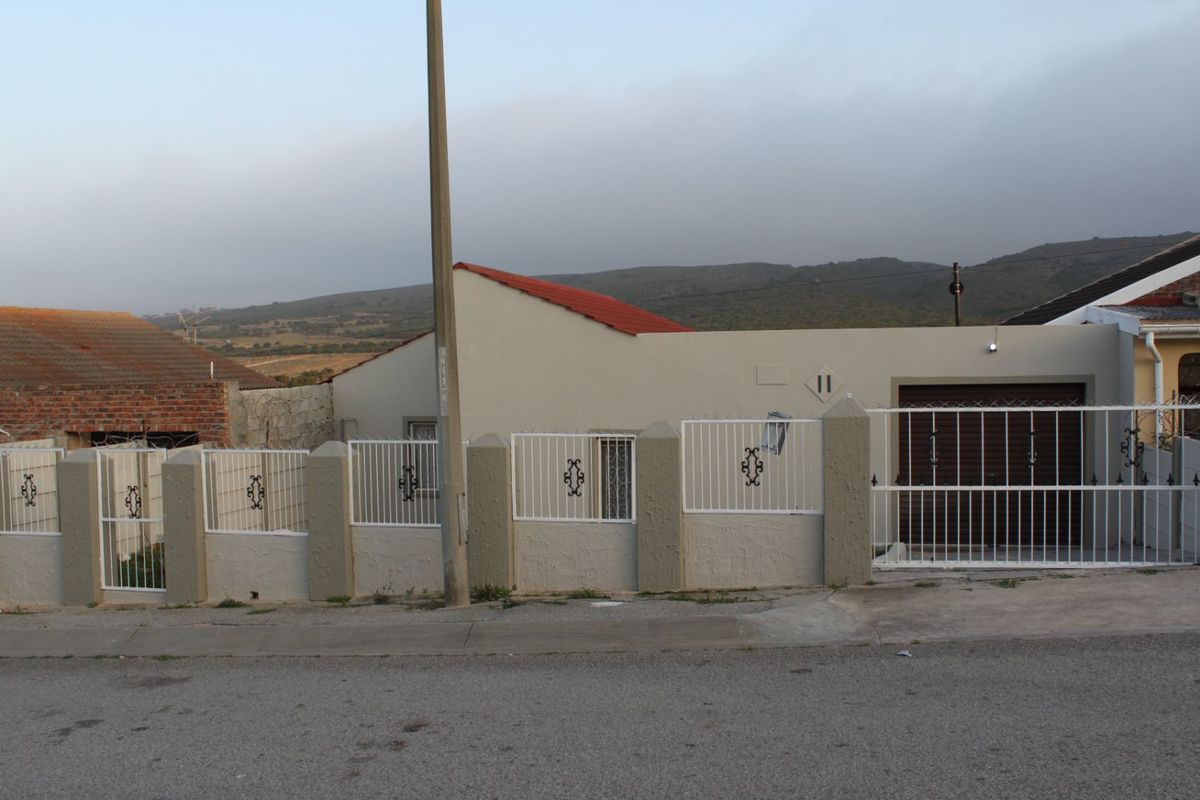 Lovely 2-Bedroom Home for Sale in Booysens Park - Photo 2