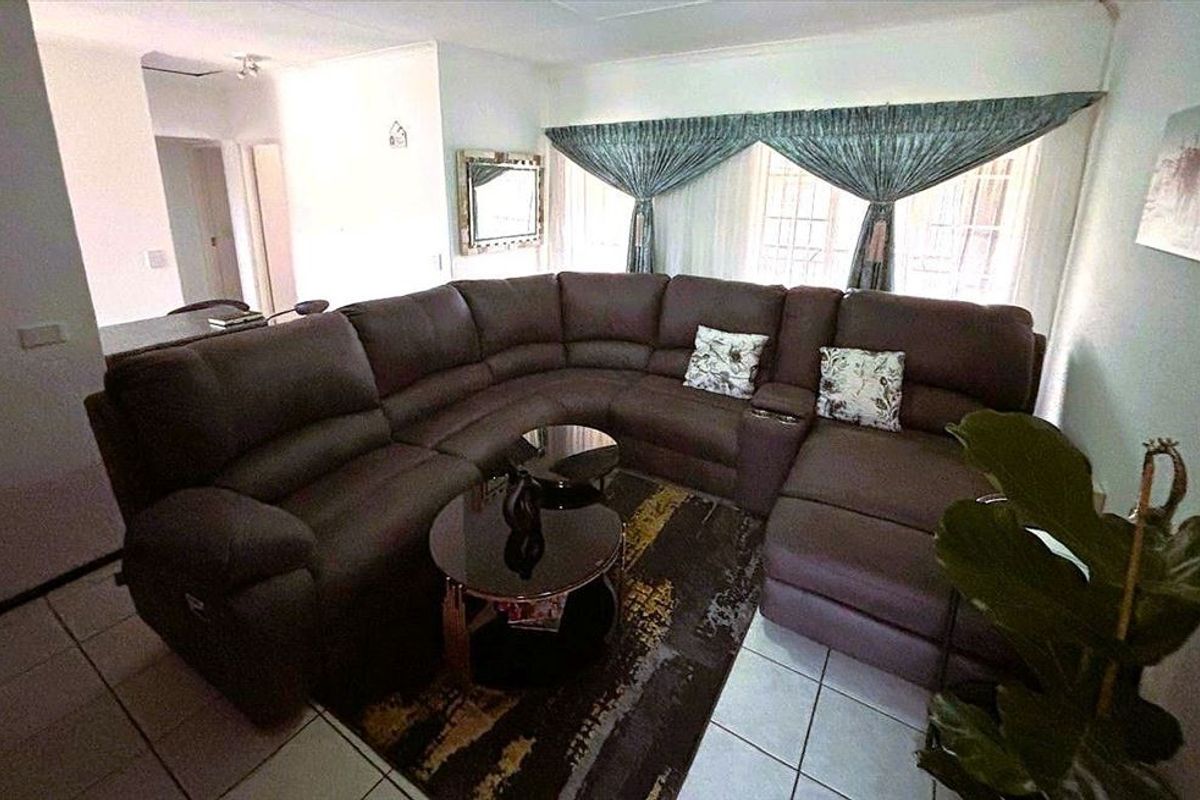 Charming and Practical Starter Home - Photo 2