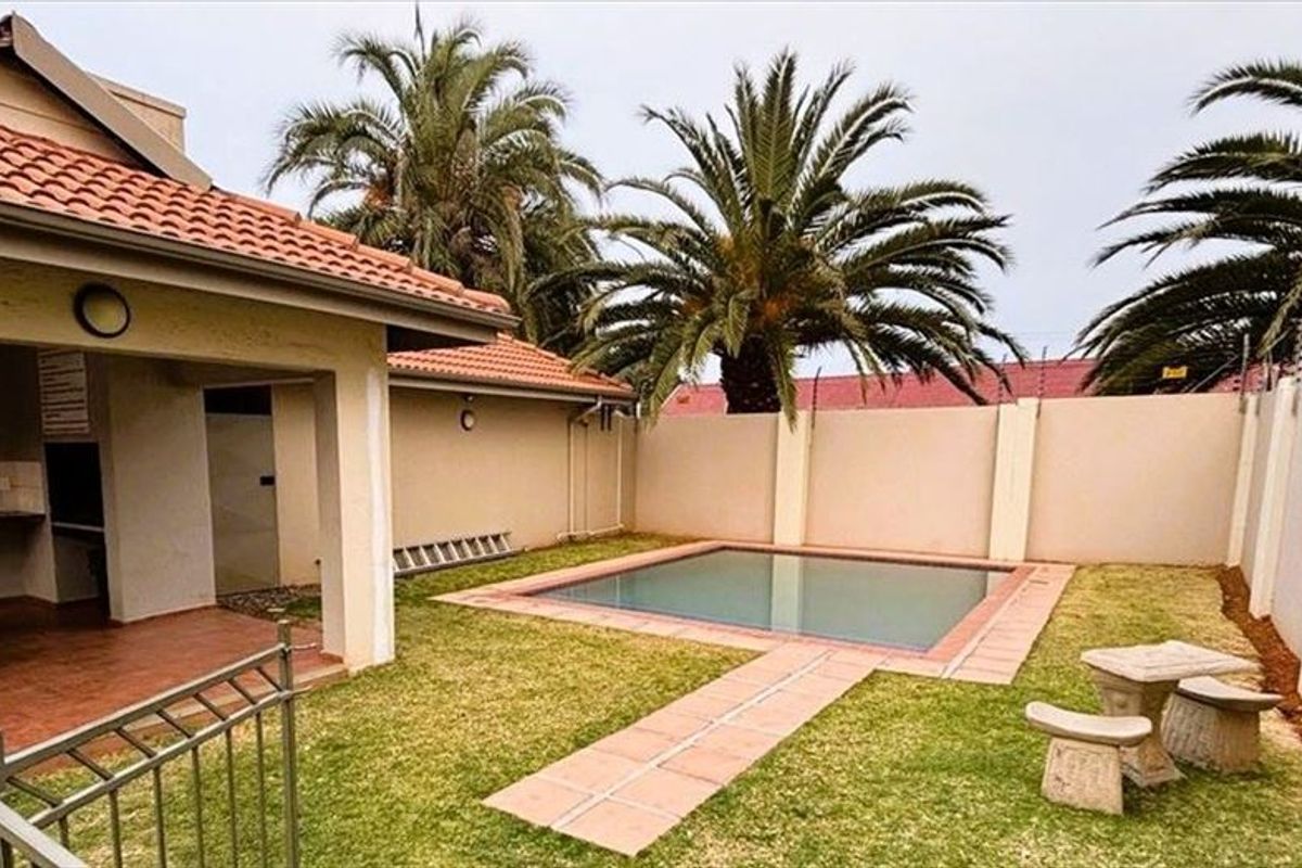 Charming and Practical Starter Home - Photo 3