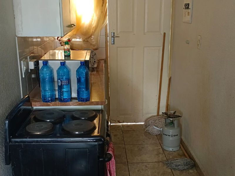 Ground floor Townhouse  in Glen Marais - Photo 4