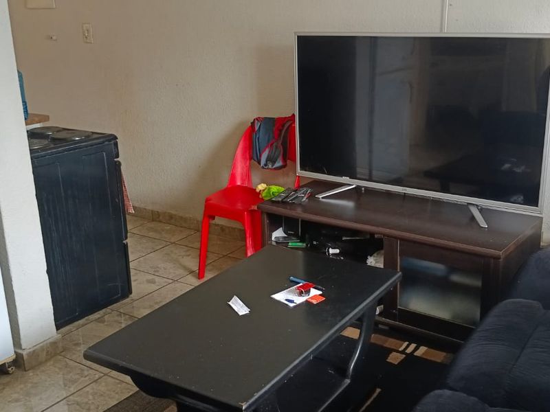 Ground floor Townhouse  in Glen Marais - Photo 7