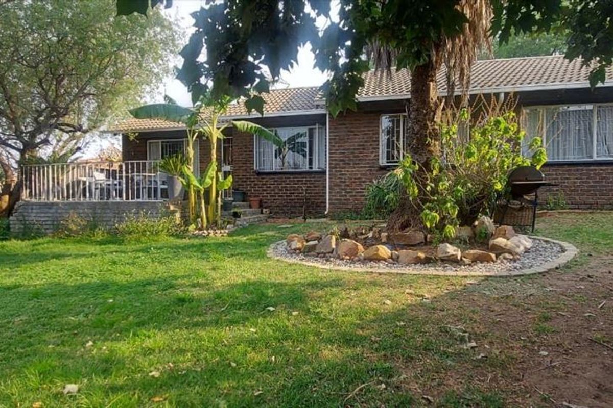 Neat and Affordable Family Home with Staff Quarters - Photo 3