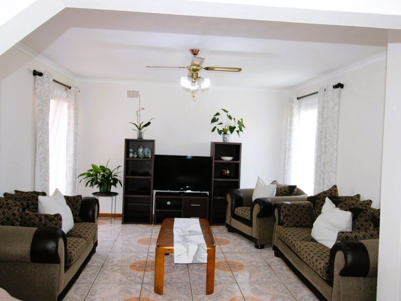 Spacious Family Home with Endless Potential - Photo 4