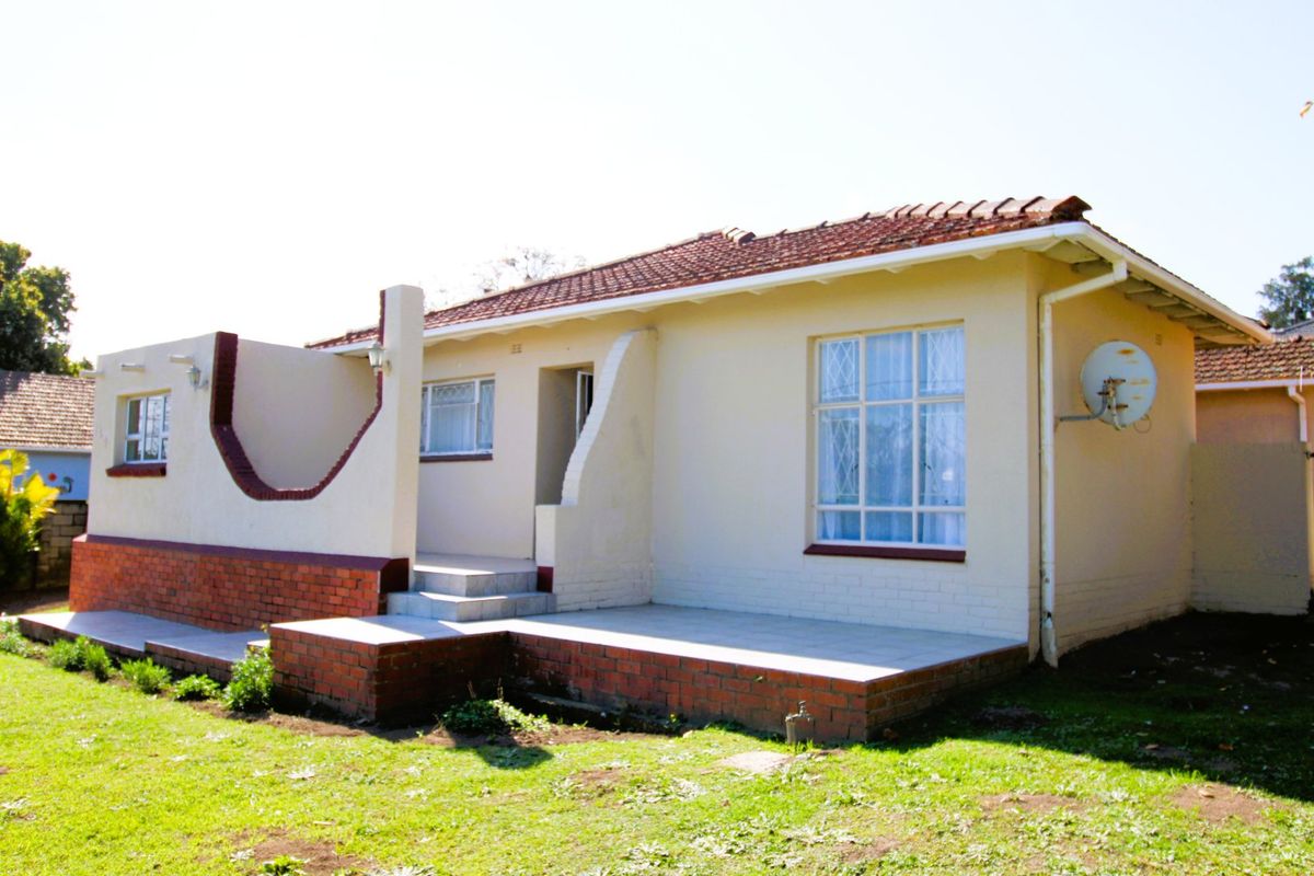 Spacious Family Home with Endless Potential - Photo 5