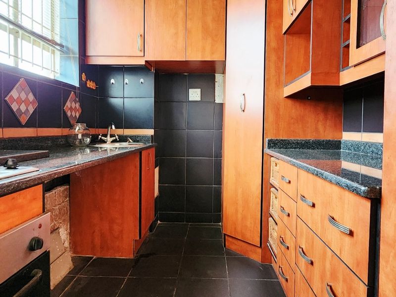 Charming 2-Bedroom Apartment for Sale in Queenswood - Photo 5