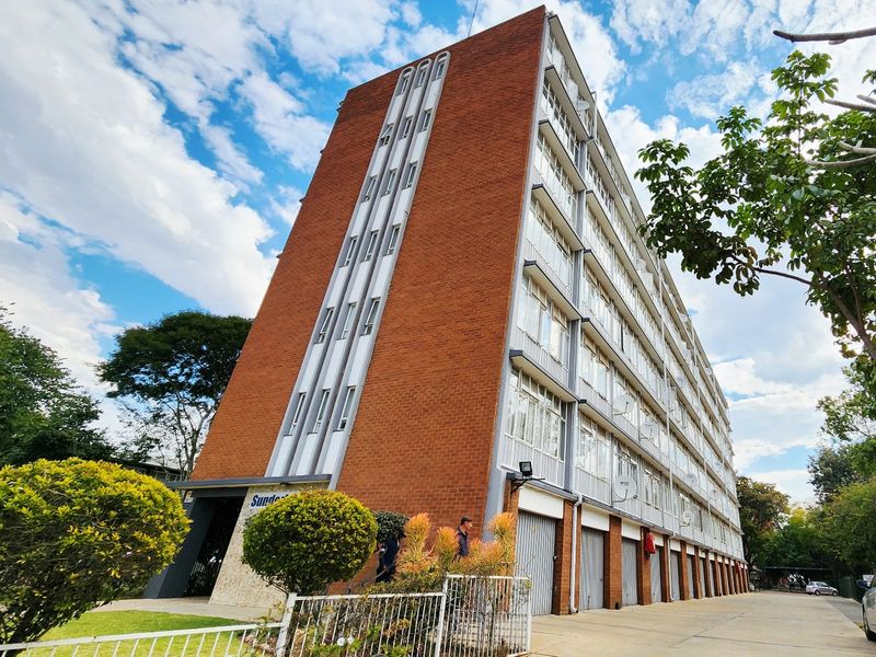 Charming 2-Bedroom Apartment for Sale in Queenswood - Photo 2