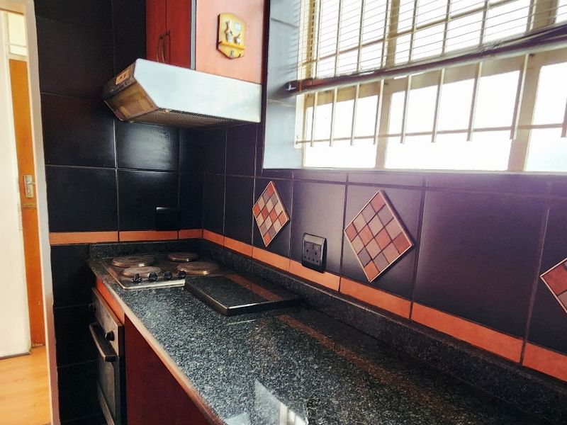 Charming 2-Bedroom Apartment for Sale in Queenswood - Photo 6