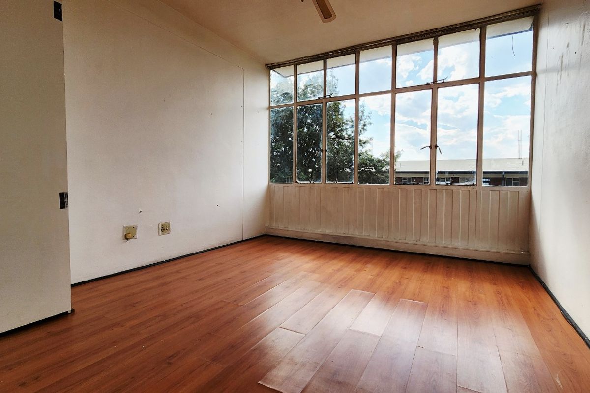 Charming 2-Bedroom Apartment for Sale in Queenswood - Photo 4