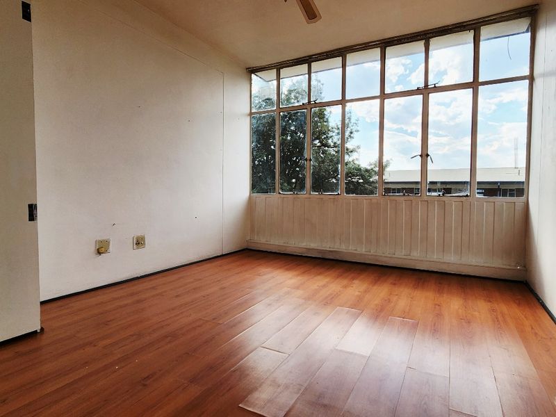 Charming 2-Bedroom Apartment for Sale in Queenswood - Photo 4