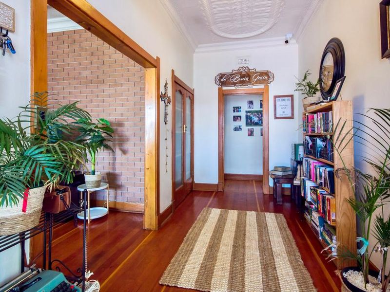 Spacious 3-Bedroom Home with Cottage, Pool & Entertainment Area on 1000sqm Double Stand - Photo 5