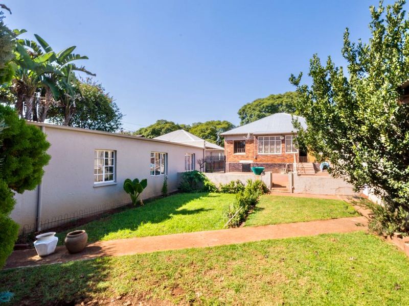 Spacious 3-Bedroom Home with Cottage, Pool & Entertainment Area on 1000sqm Double Stand - Photo 3