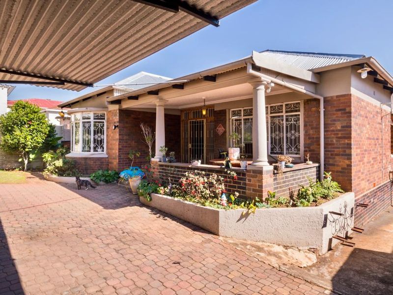 Spacious 3-Bedroom Home with Cottage, Pool & Entertainment Area on 1000sqm Double Stand - Photo 2