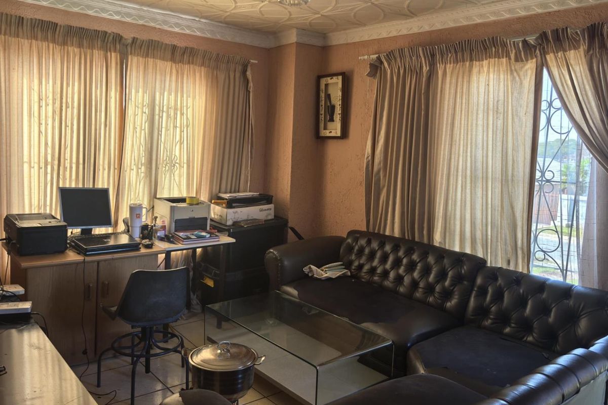 Lovely 3 bedroom family home - Photo 3