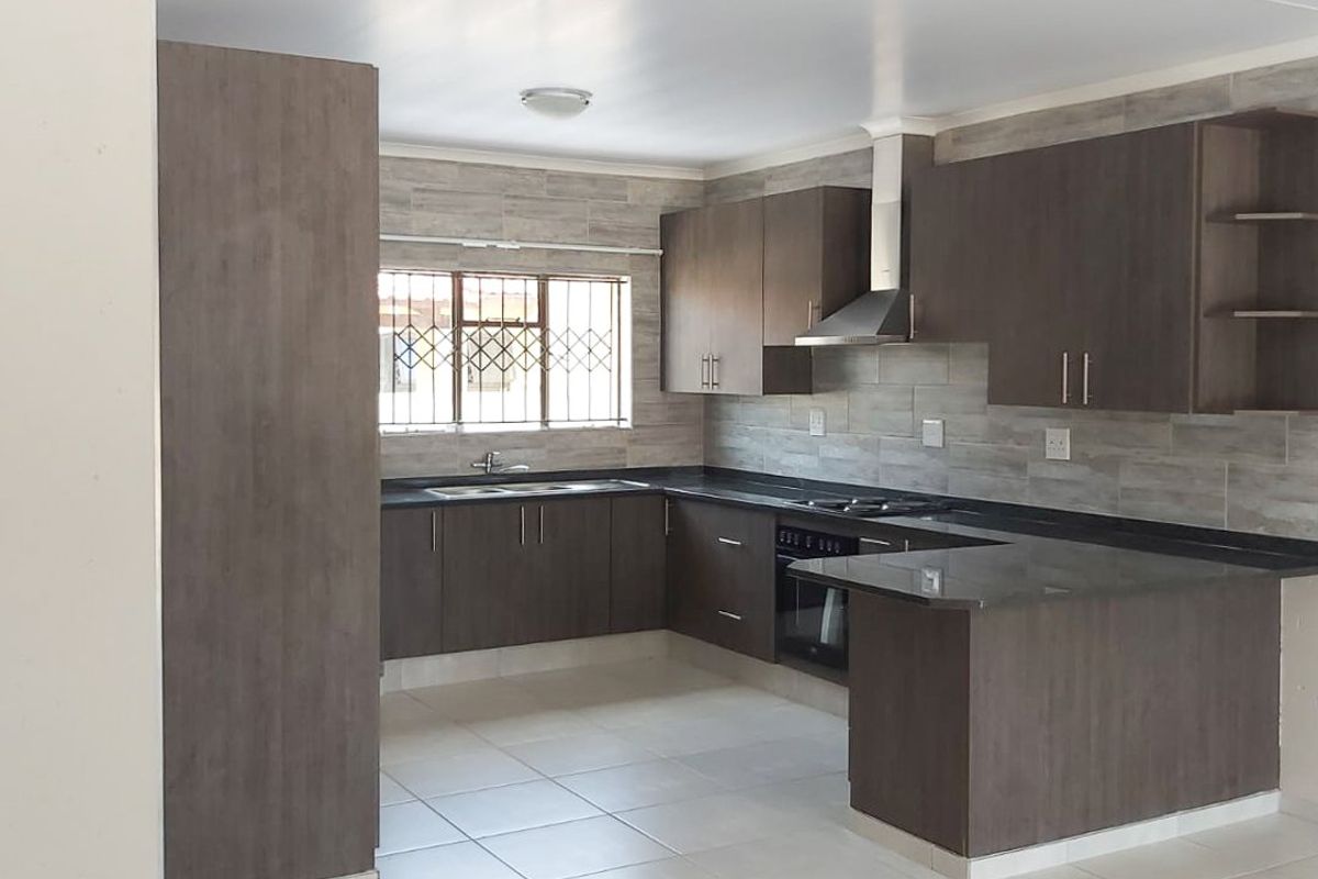 OWN 2 BRAND NEW, FULL TITLE TOWNHOUSES WITH GREAT RENTAL OPPORTUNITY AS! - Photo 4