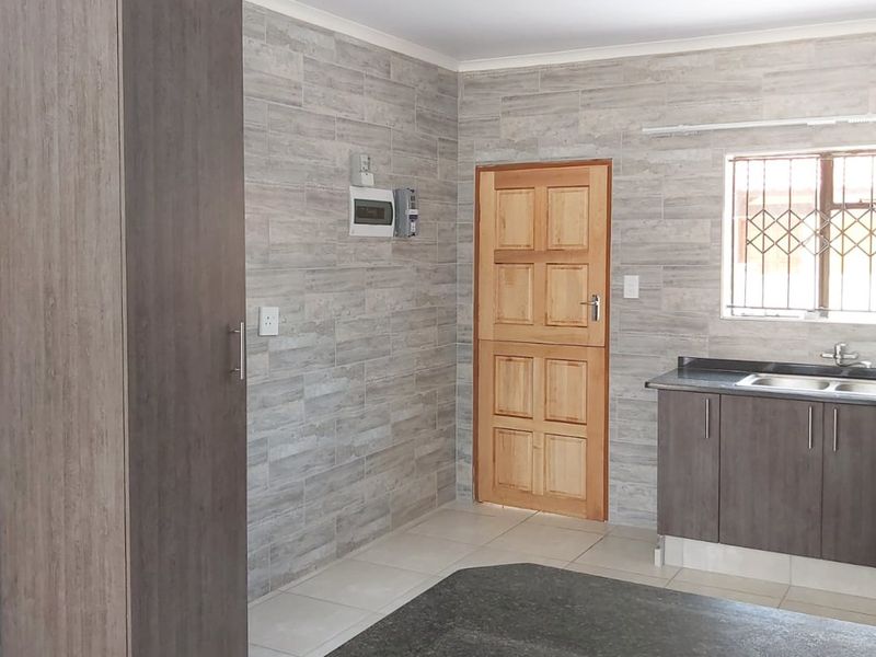 OWN 2 BRAND NEW, FULL TITLE TOWNHOUSES WITH GREAT RENTAL OPPORTUNITY AS! - Photo 5